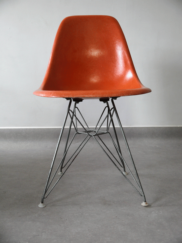 Charles and Ray Eames – Eiffel Tower Side Shell Chair