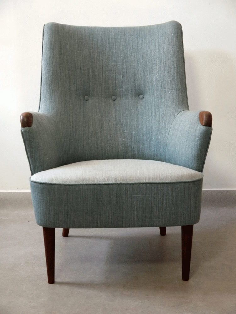 Finn Juhl Style – Curved Upholstered Club Chair