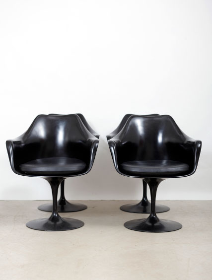 Knoll Saarinen – Black Tulip Arm Chairs