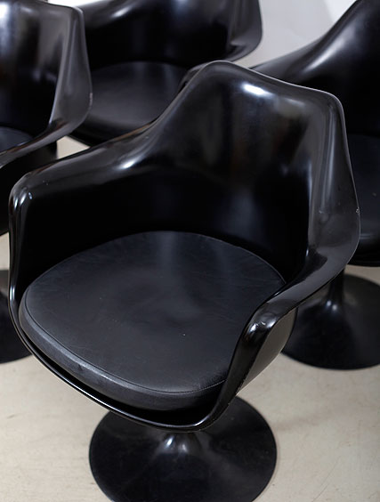 Knoll Saarinen – Black Tulip Arm Chairs