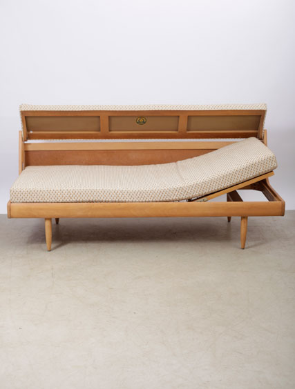 Settee – Sofa/Bed