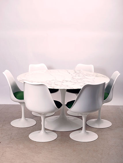 Knoll Saarinen – Tulip Table & Chairs