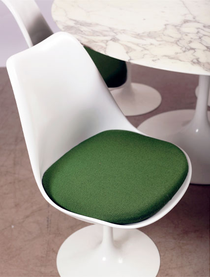 Knoll Saarinen – Tulip Table & Chairs